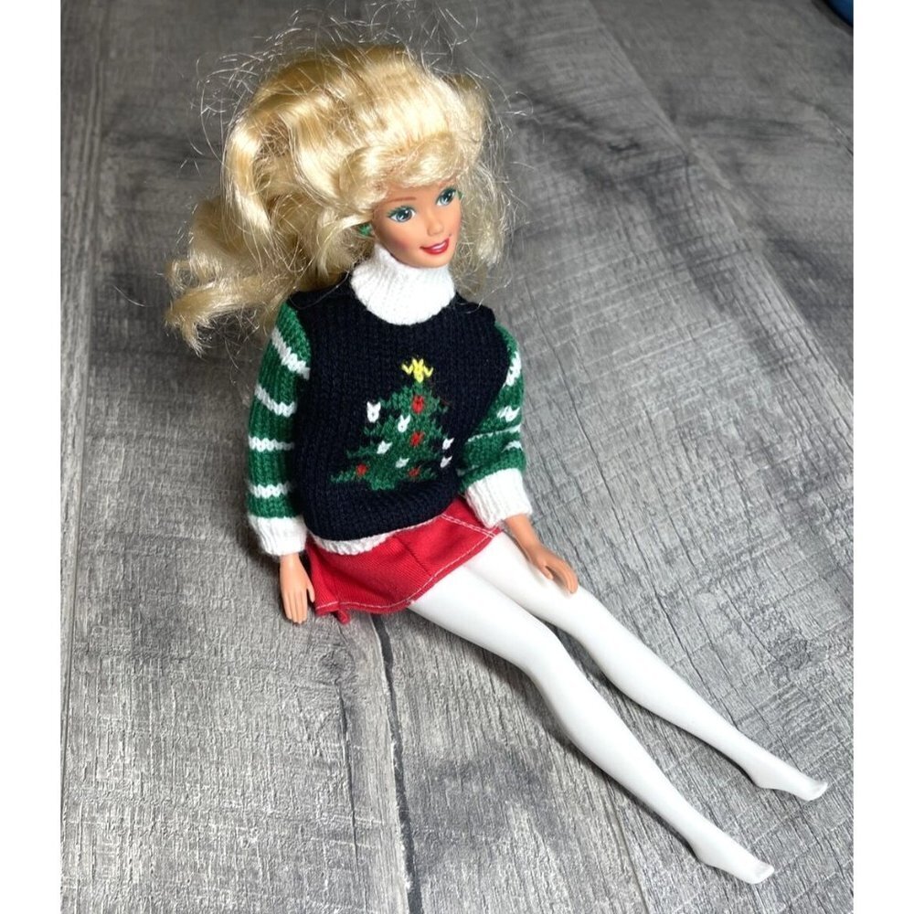 Barbie Doll with Green Earrings Holiday Christmas Sweater‎ Mattel 1996